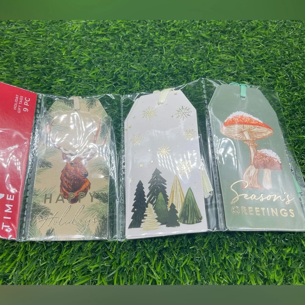 Festive Holiday Gift Tags Set with Mushrooms, 9 Pieces, NWT